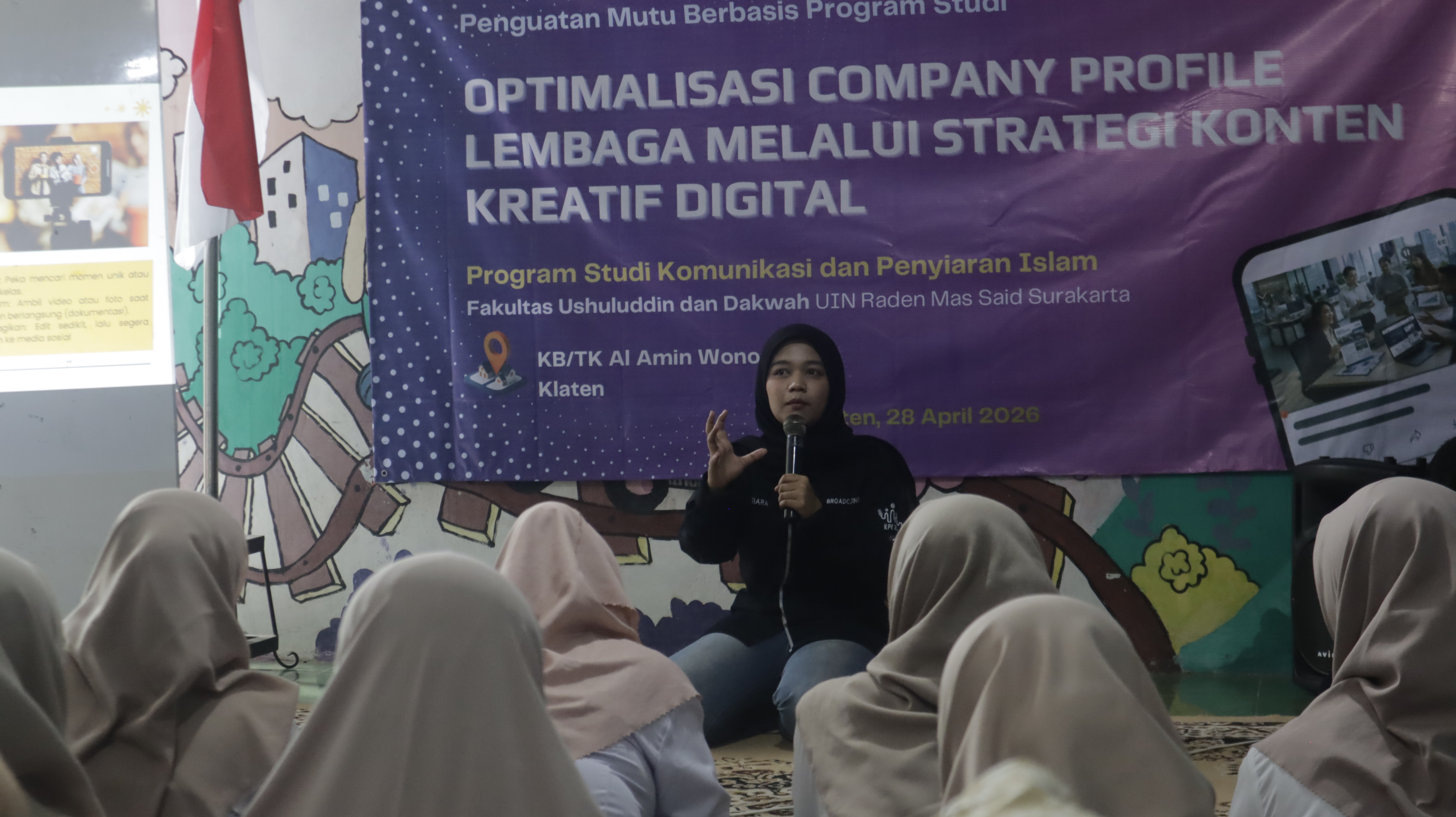 Prodi KPI Gelar PKM Optimalisasi Company Profile bagi Guru TK di Wonosari Klaten